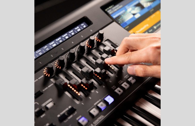 Display Model Yamaha Genos2 Keyboard & Speakers - Image 17